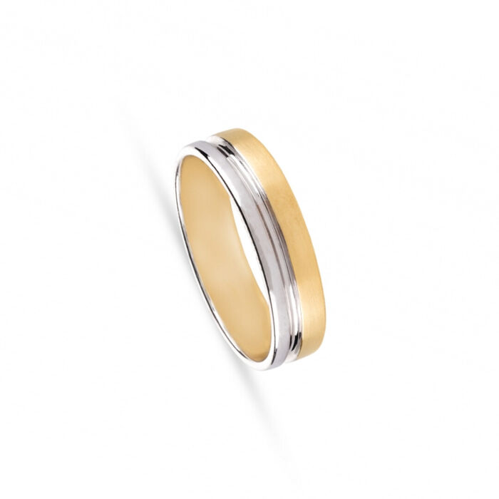 Aliança de casamento em ouro amarelo e branco de 19.2k com um formato interior e exterior plano.
