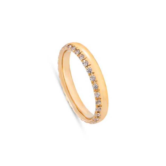 Aliança de casamento Romantis em ouro amarelo de 19.2kl com uma fila lateral de cristais Swarovski.