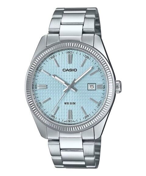 Relógio Casio unissexo com mostrador azul claro e caixa prateada com função de calendário.