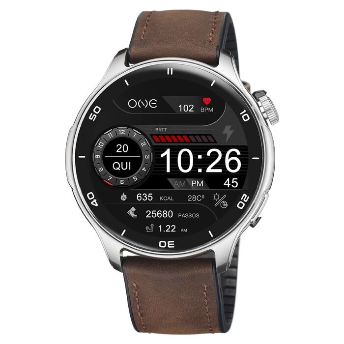 Smartwatch masculino da ONE, de mostrador redondo tom prateado e bracelete pele couro castanha.