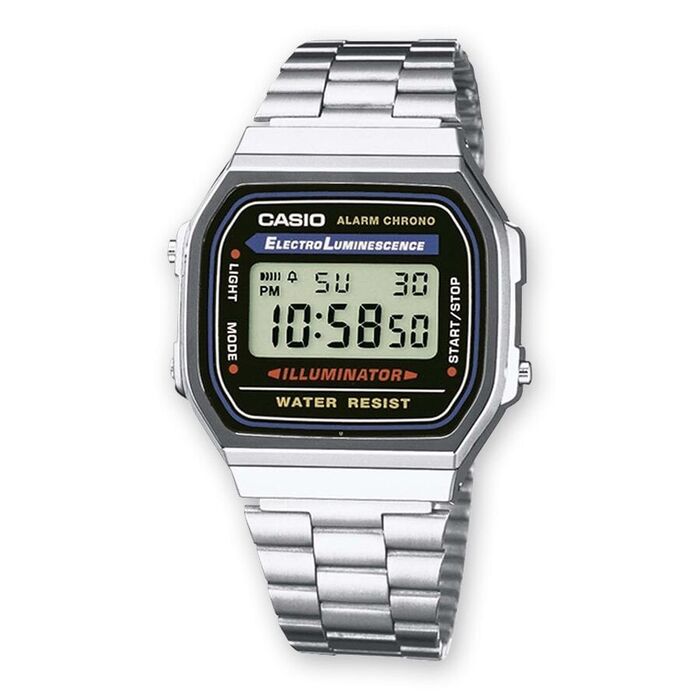 Relógio Casio, modelo unissexo de mostrador digital, com bracelete prateada e mostrador em preto.
