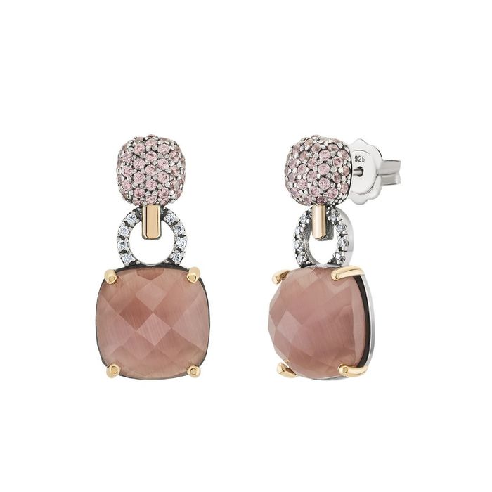 Par de brincos com topo pavé rosa, argola cravejada e pedra quadrada rosa em garras douradas