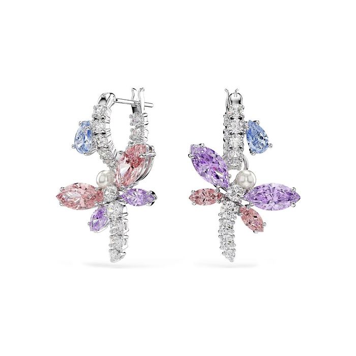 Argolas Swarovski, de lado e frente, com pendentes em forma de libélulas com cristais e pérolas.