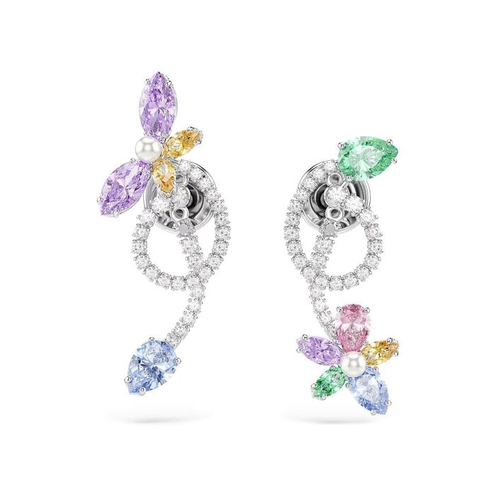 Brincos prateados Swarovski, de frente, com cristais e a forma de uma libélula e uma flor.