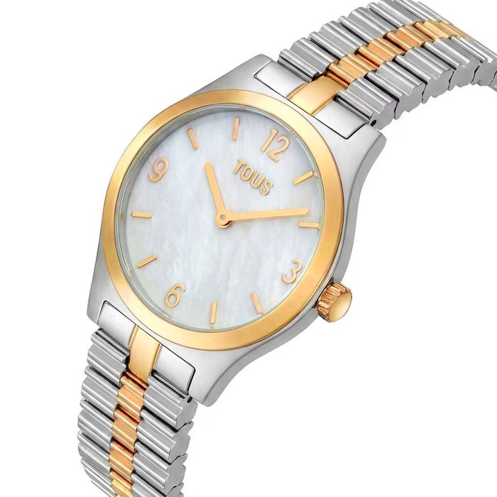 Relógio TOUS bicolor prata e dourado com mostrador madrepérola e bracelete metálica.