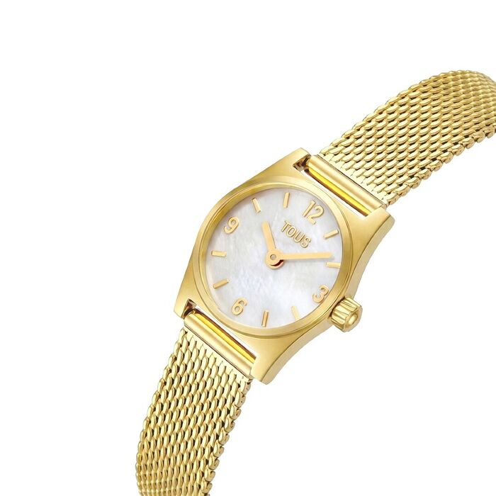 Relógio dourado com bracelete malha e mostrador madre‑pérola branco com numerais e ponteiros dourad