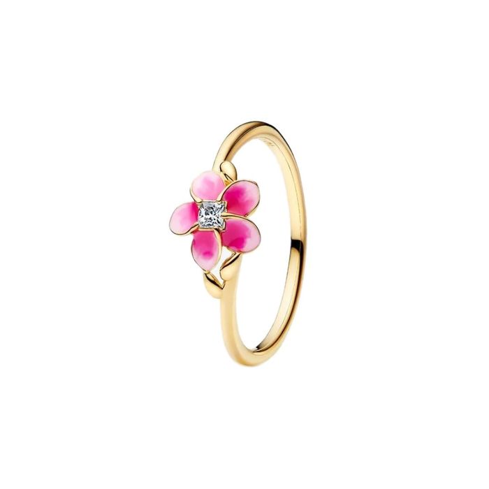 Anel dourado Pandora com uma flor de pétalas em esmalte rosa e com uma zircónia no centro.