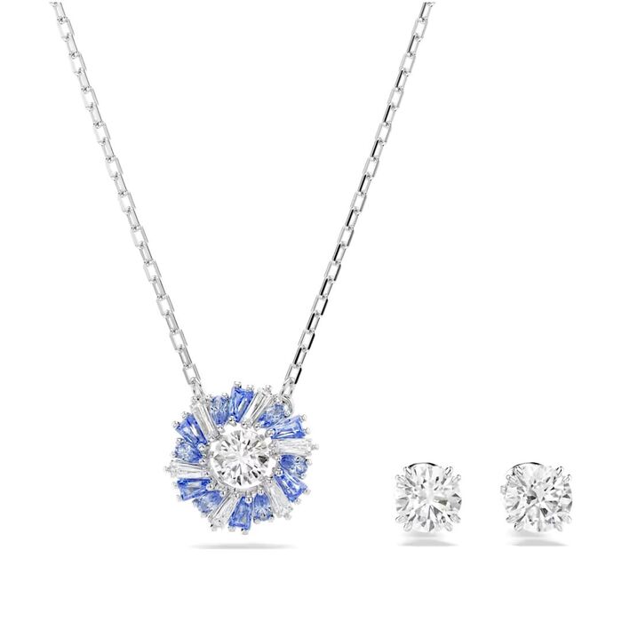 Conjunto da Swarovski com brincos e colar com cristais transparentes e azul.