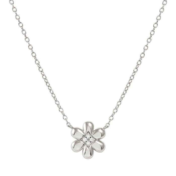 Colar prateado Nomination com um pendente em forma de uma flor com zircónias cravadas no centro.