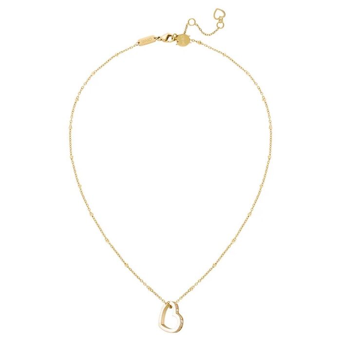 Vista completa de um colar dourado One de malha fina e com um pendente de um coração com zircónias.