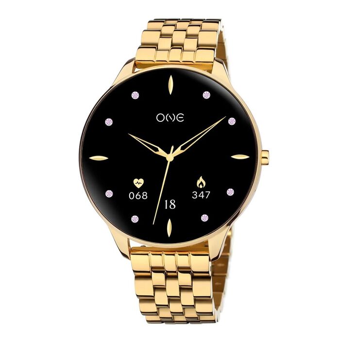 Smartwatch One de bracelete dourada e mostrador digital preto com ponteiros e índices dourados.