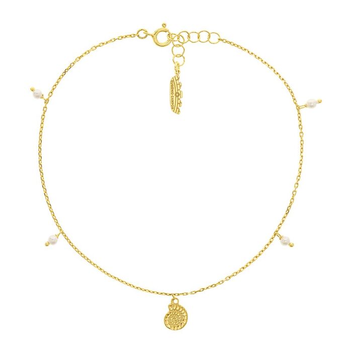 Pulseira de pé dourada da Eugénio Campos com pérolas sintéticas e um pendente de uma amonite.