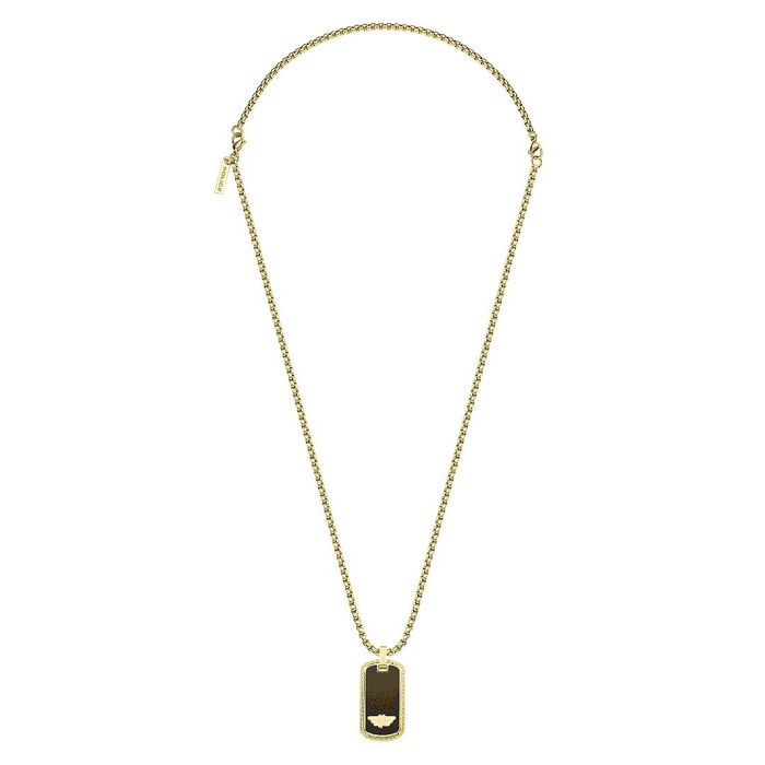 Vista completa de colar dourado Police com pendente retangular com o centro preto e logo da marca.