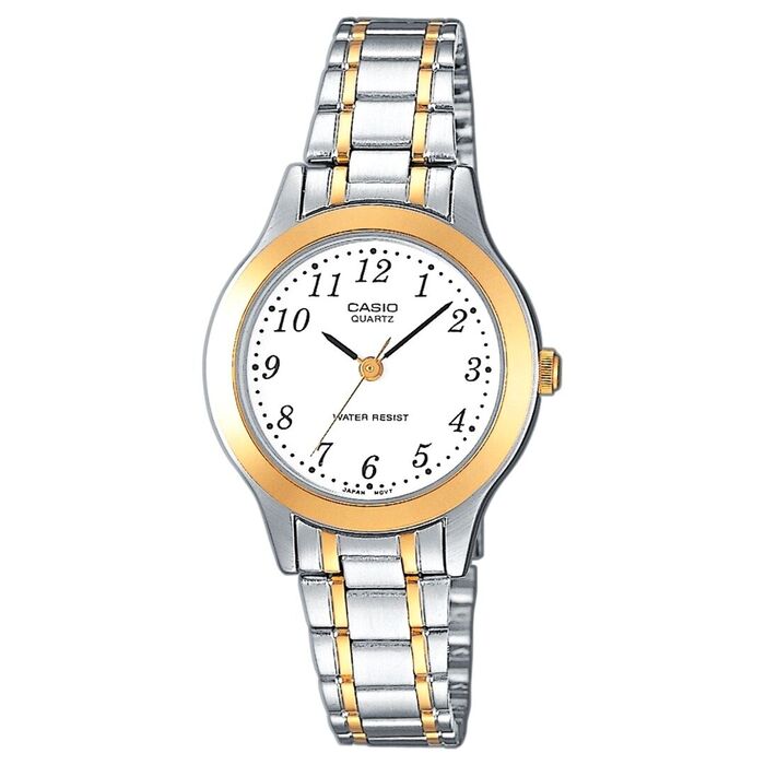 Relógio Casio mulher com bracelete bicolor em caço com números no mostrador.