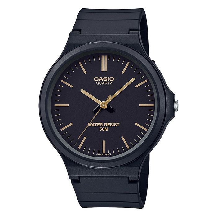 Relógio Casio com bracelete preta, mostrador com marcadores e ponteiros dourados.