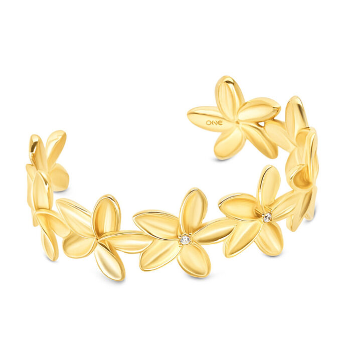 Escrava feminina da One, pousada, com uma fila de flores douradas e cravadas com zircónias.
