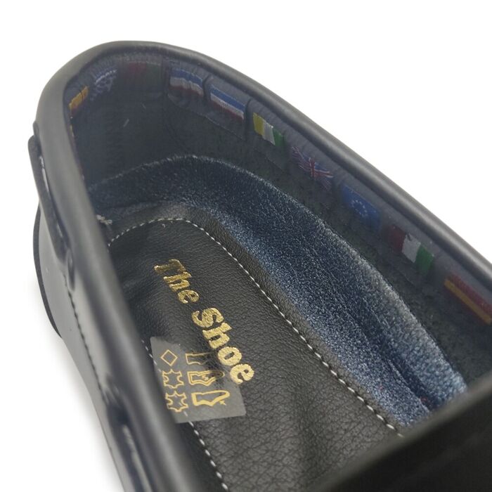 Mocassins em pele preta [116]