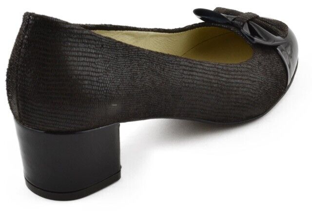 Sapato Senhora Classic Iguana verniz em castanho [4232]