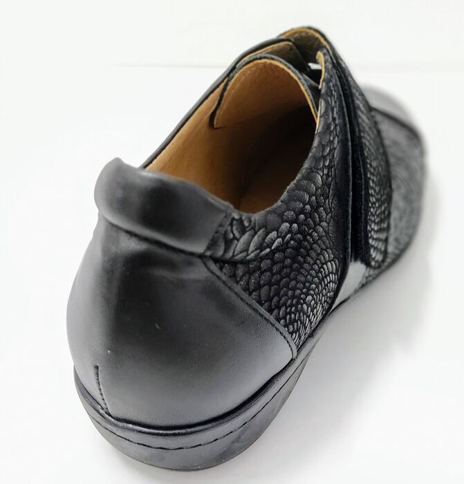 Sapato ortopédico Conforto com velcro em preto [396]