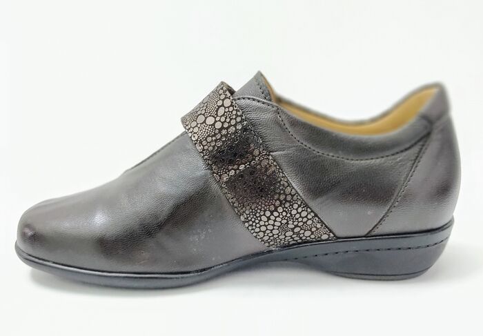 Sapato ortopédico Conforto com velcro em castanho [396]