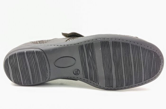 Sapato ortopédico Conforto com velcro em castanho [396]