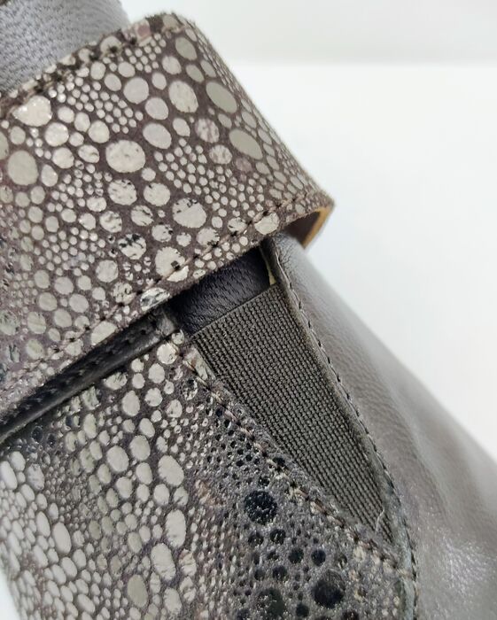 Sapato ortopédico Conforto com velcro em castanho [396]
