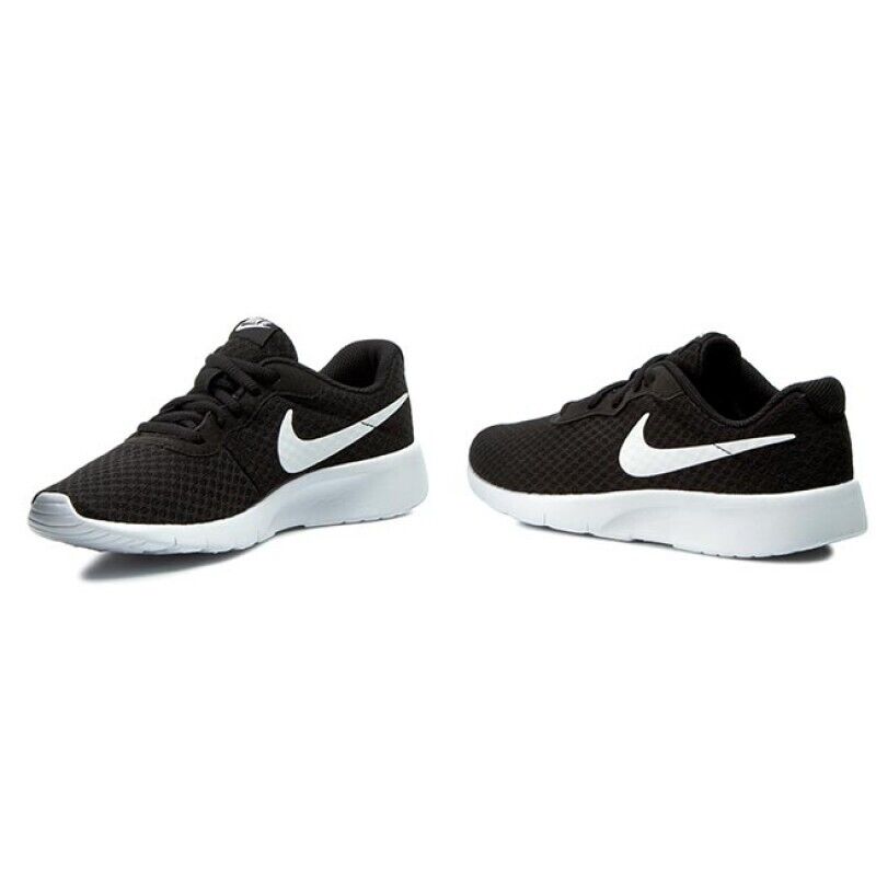 Nike Tanjun preta e branca 