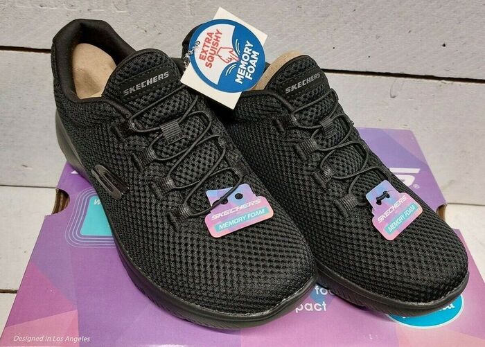 SKECHERS Summits em preto