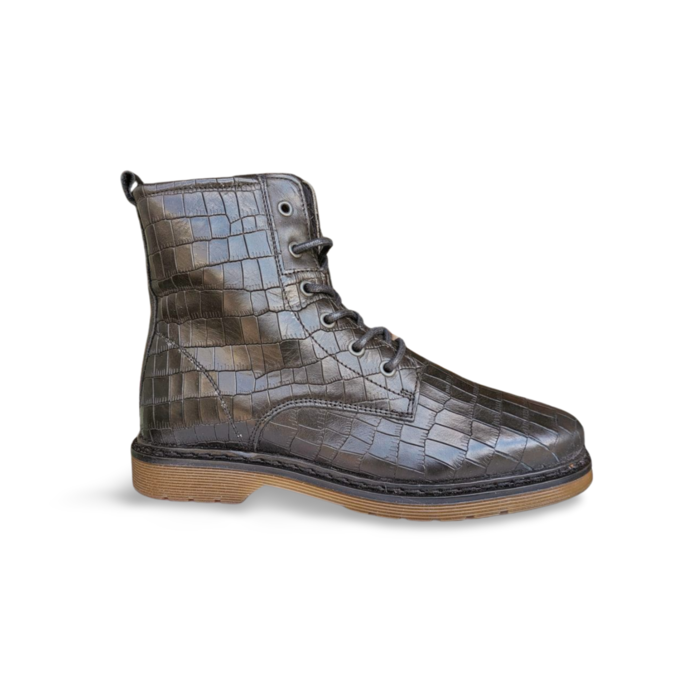 bota em pele