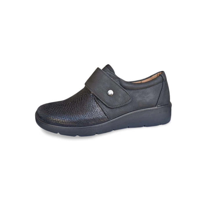 SAPATO COM VELCRO