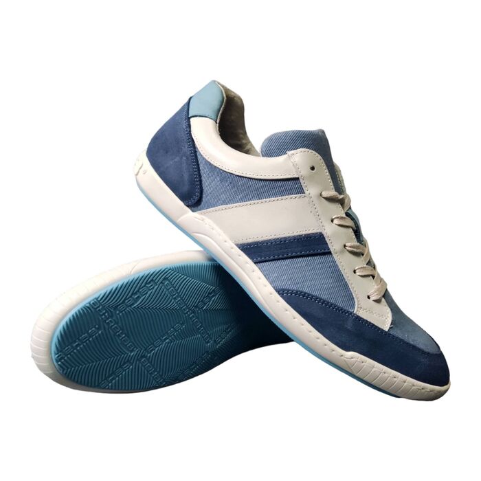 Sapatilha azul com branco