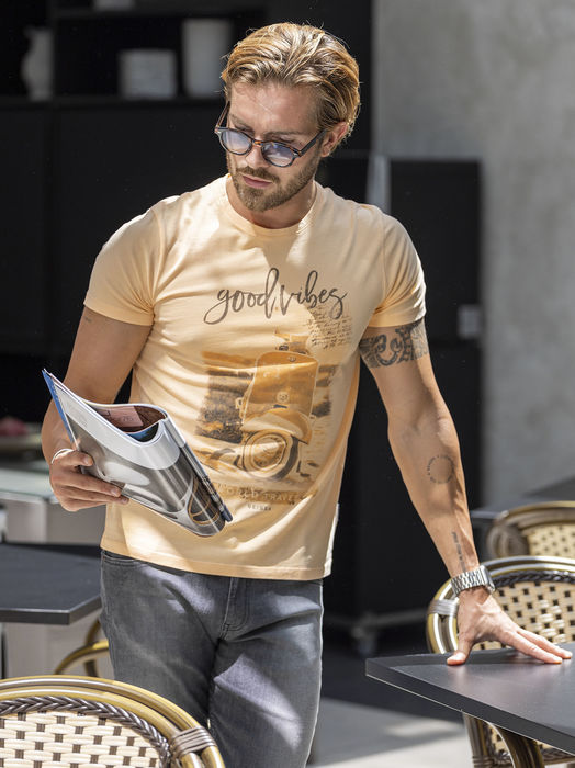 T-shirt estampada (+ cores)