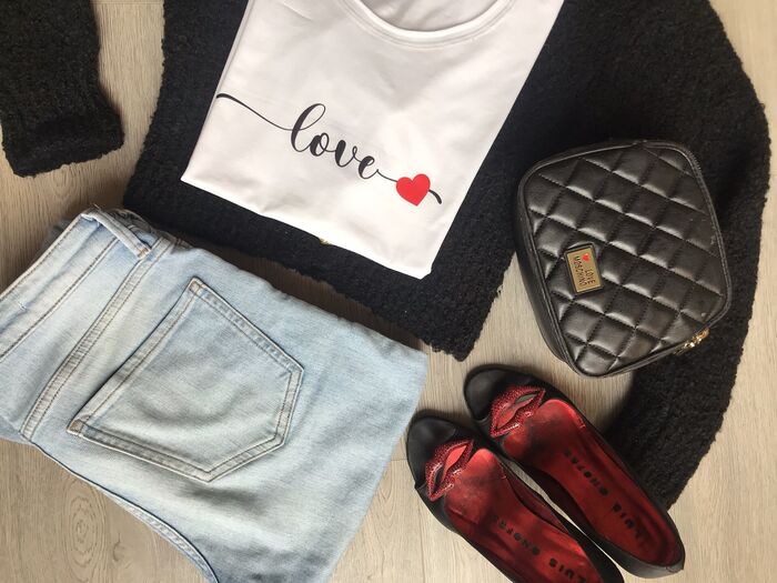 ROMANTIC LOVE