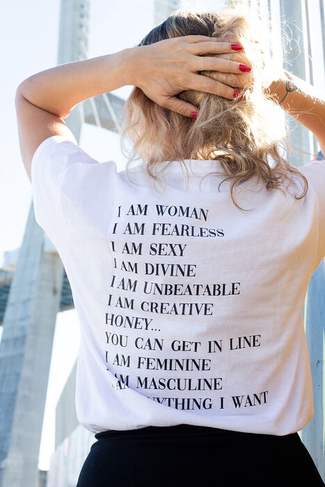 I AM WOMAN