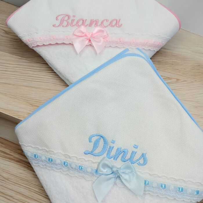 Toalha de banho para Bebé - Laço para bordar - Personalizada